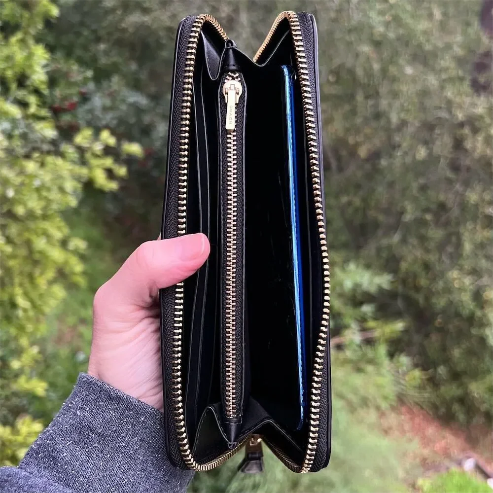 COACH BLACK Essential Slim Accordion Zip Wallet Smooth Leather w Gold Hardware - Picture 4 of 9